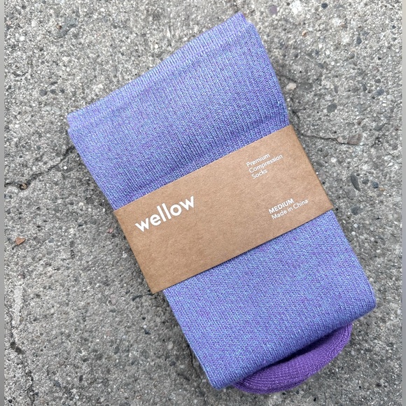 Wellow Premium Compression Socks Medium in Galaxy Twist - Picture 2 of 5